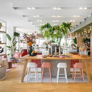 4* Апарт-отель Zoku